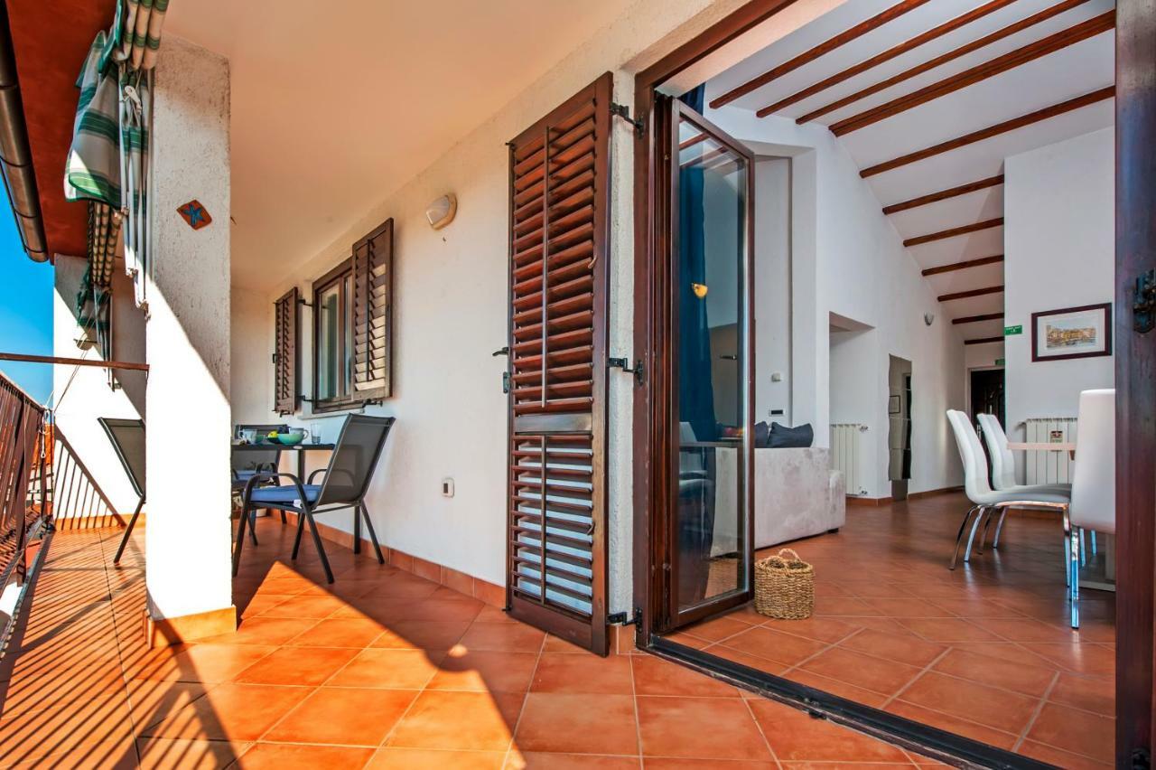Apartment Bora โรวีน ภายนอก รูปภาพ