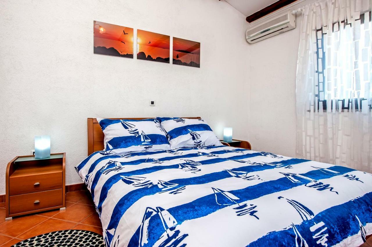 Apartment Bora โรวีน ภายนอก รูปภาพ