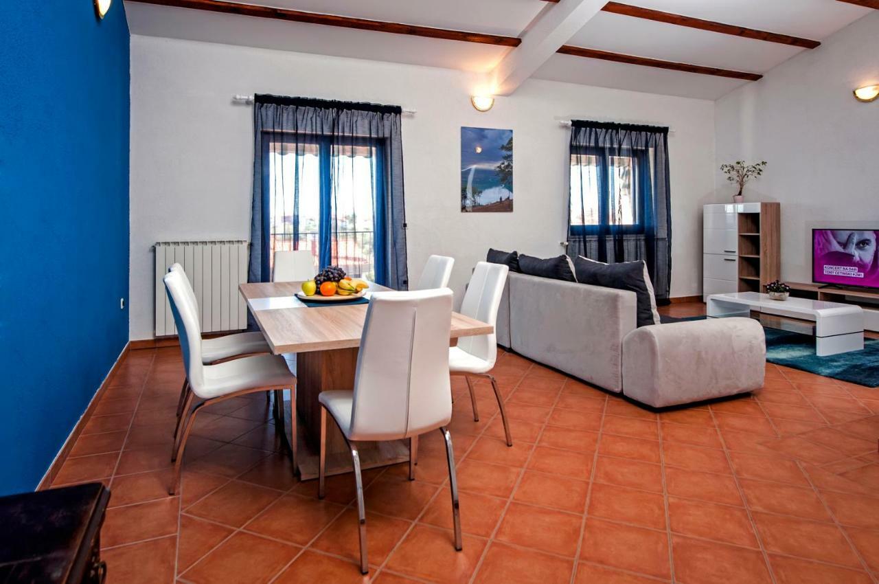 Apartment Bora โรวีน ภายนอก รูปภาพ