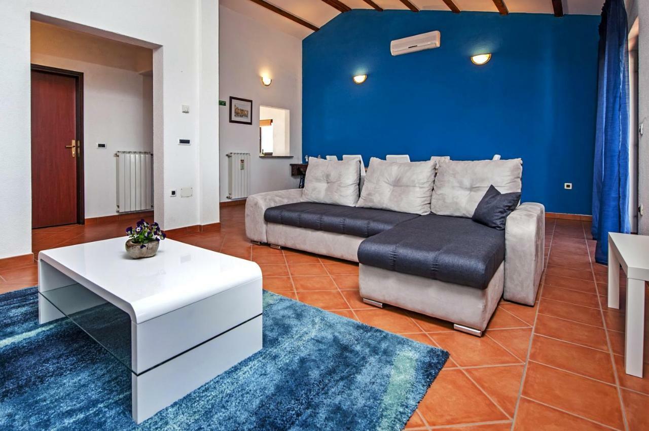 Apartment Bora โรวีน ภายนอก รูปภาพ