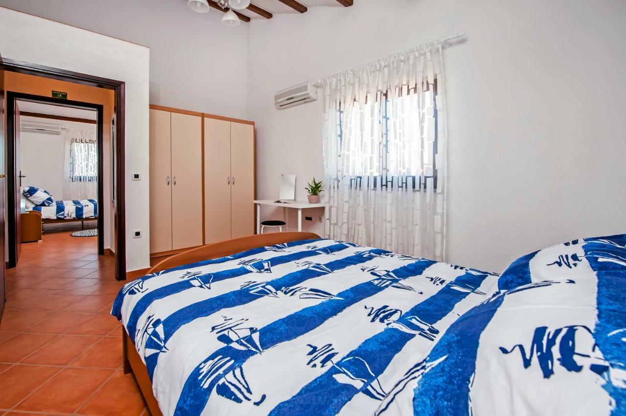 Apartment Bora โรวีน ภายนอก รูปภาพ