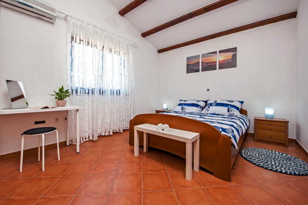 Apartment Bora โรวีน ภายนอก รูปภาพ