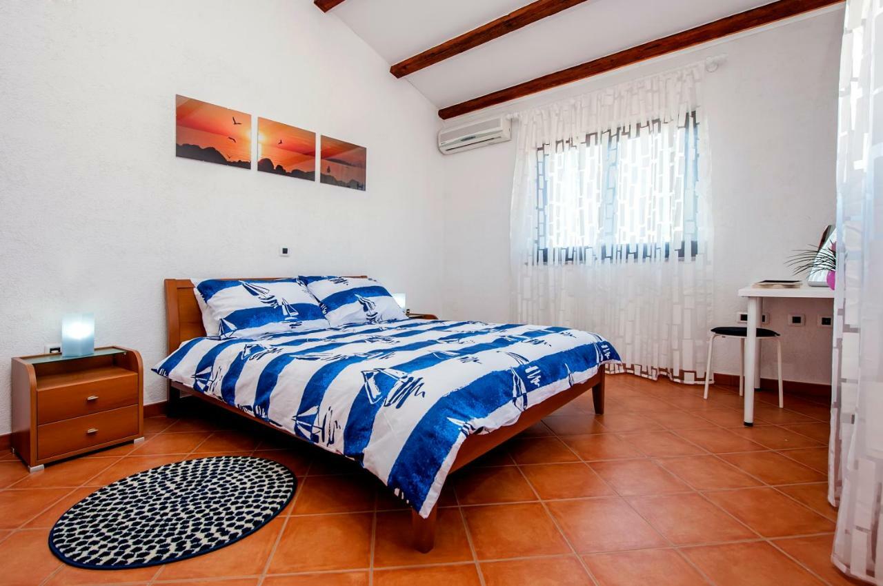 Apartment Bora โรวีน ภายนอก รูปภาพ